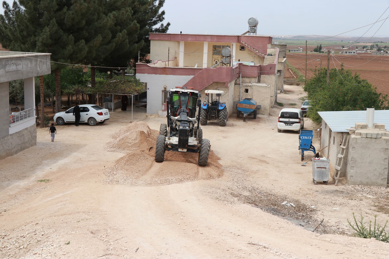 Haliliye Belediyesi kirsal mahallelerde konforlu yol çalişmalarini sürdürüyor