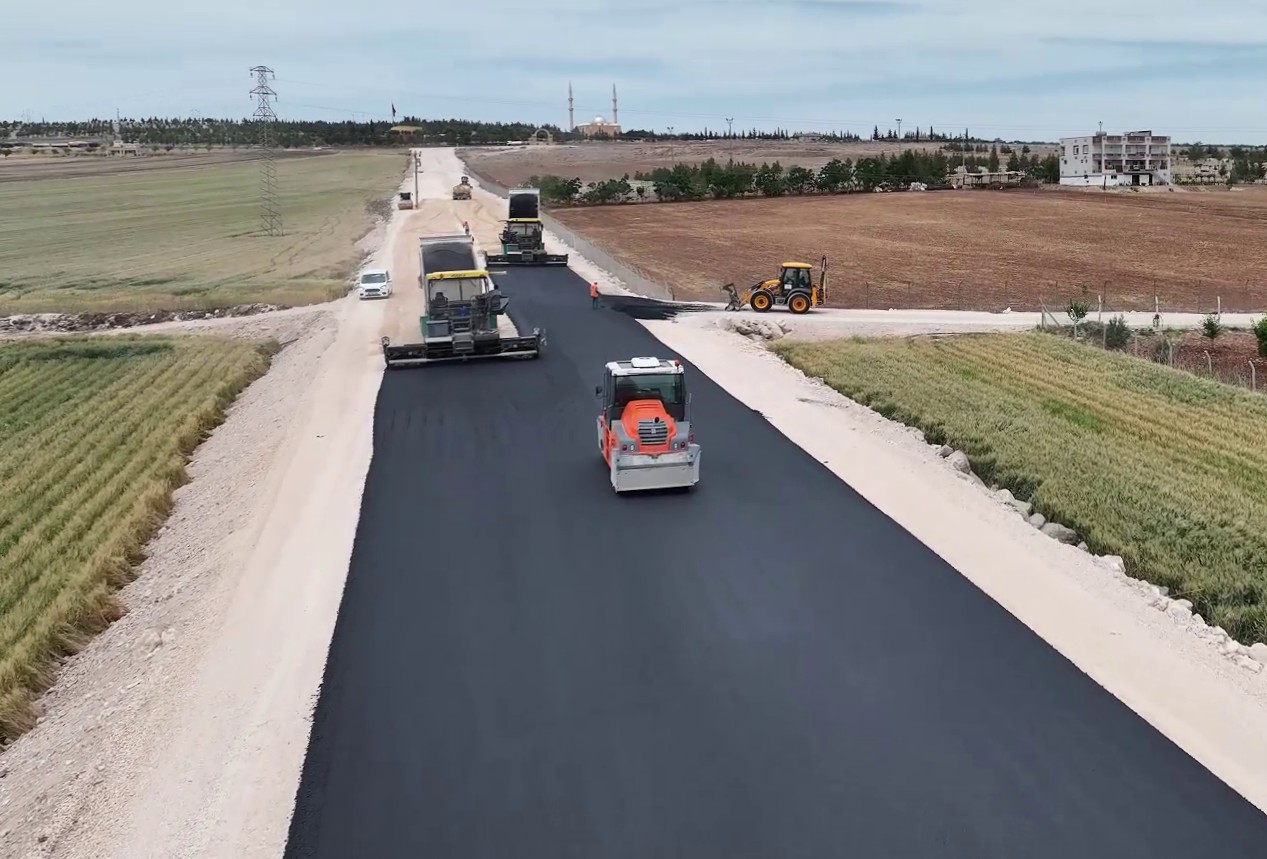 Şanlıurfa Asri Mezarlık yeni yolunda asfalt çalışmaları başladı
