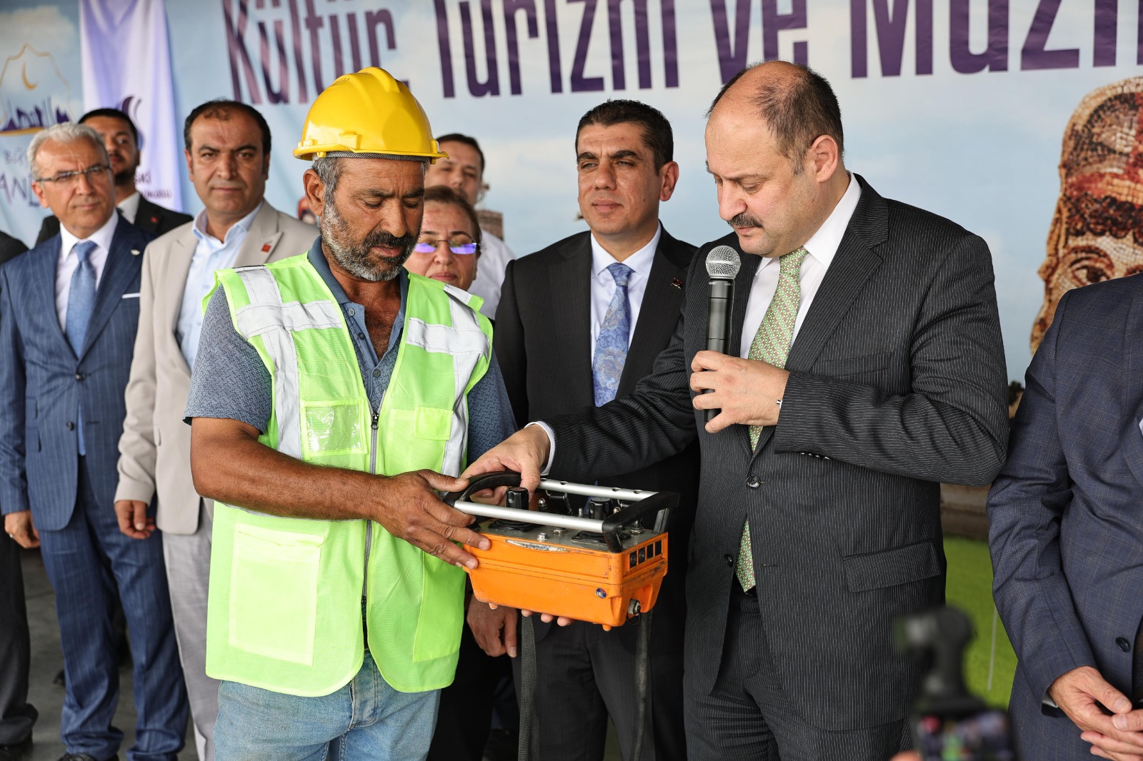 Birecik’te 17 milyon avroluk Atık Su Arıtma Tesisinin temeli atıldı