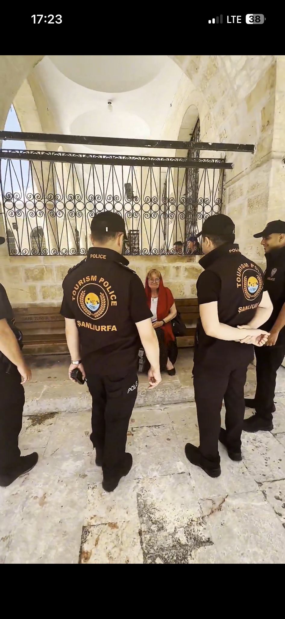 Tarihin Başkentinde Güvenli Turizm: Şanlıurfa’da Turizm Polisi Görev Başında!