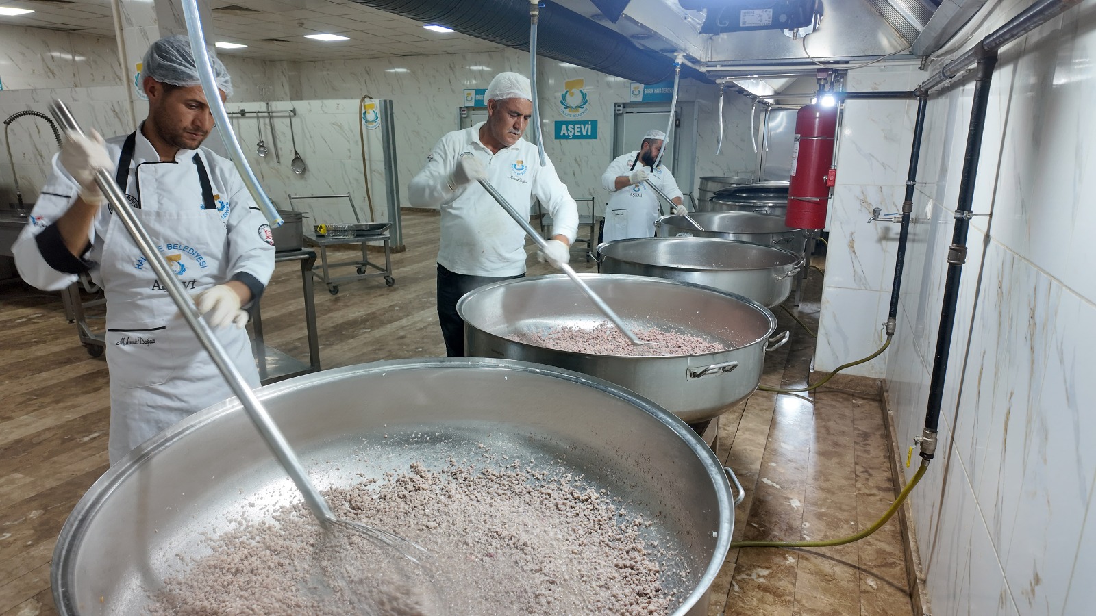 Haliliye Belediyesi’nden ihtiyaç sahiplerine sıcak yemek hizmeti