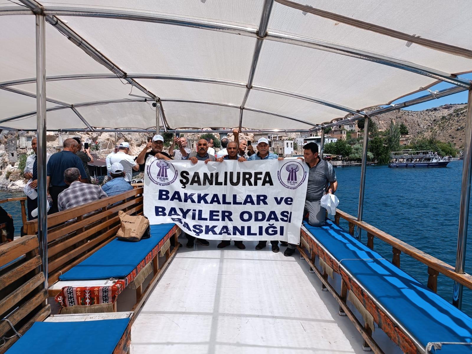 Şanlıurfa Bakkallar ve Bayiler Odasından Halfeti'de Moral Etkinliği