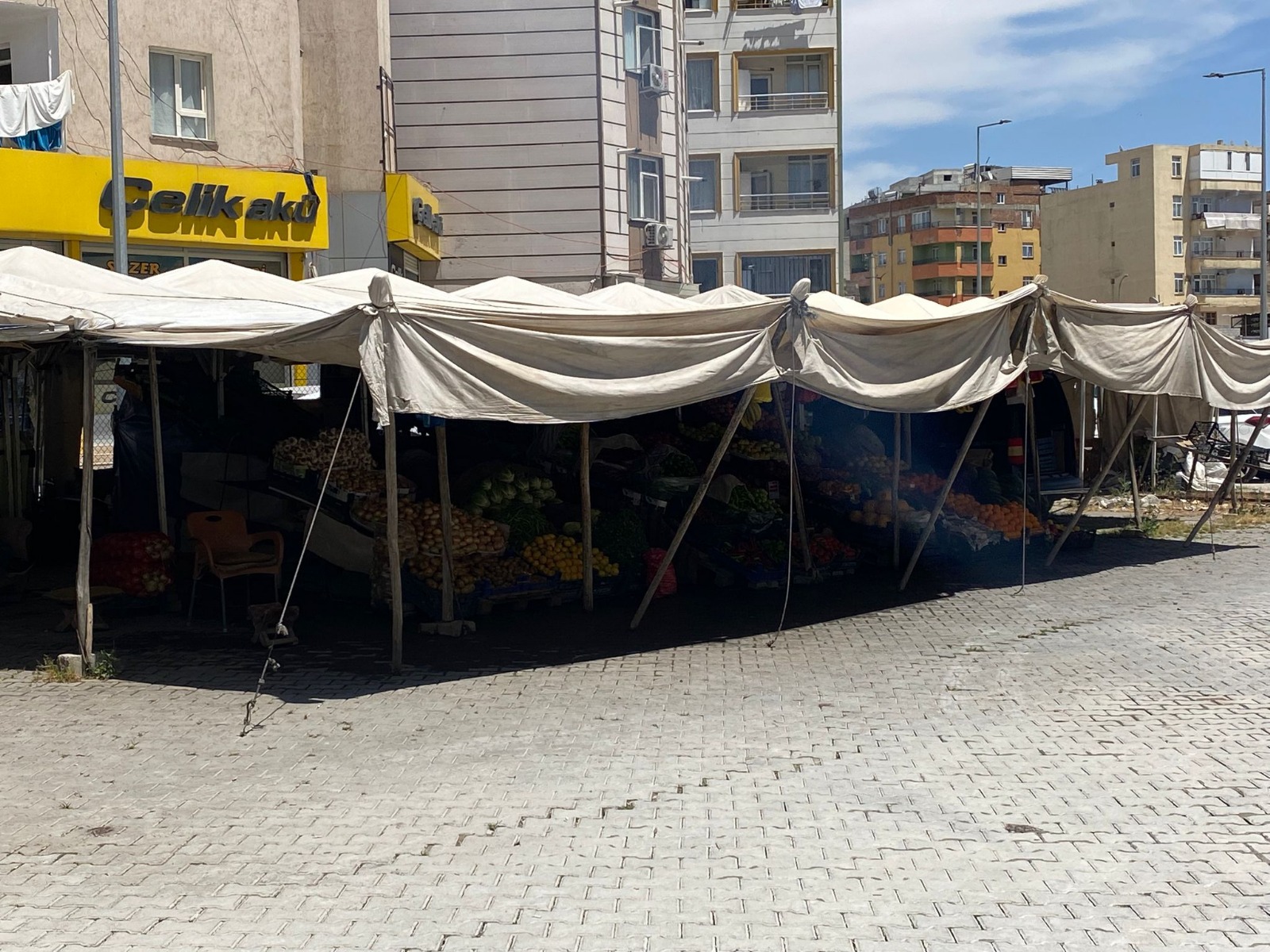 Eski Pazar Alanı Yıkılıyor, Yerine Modern Pazar Yeri Geliyor