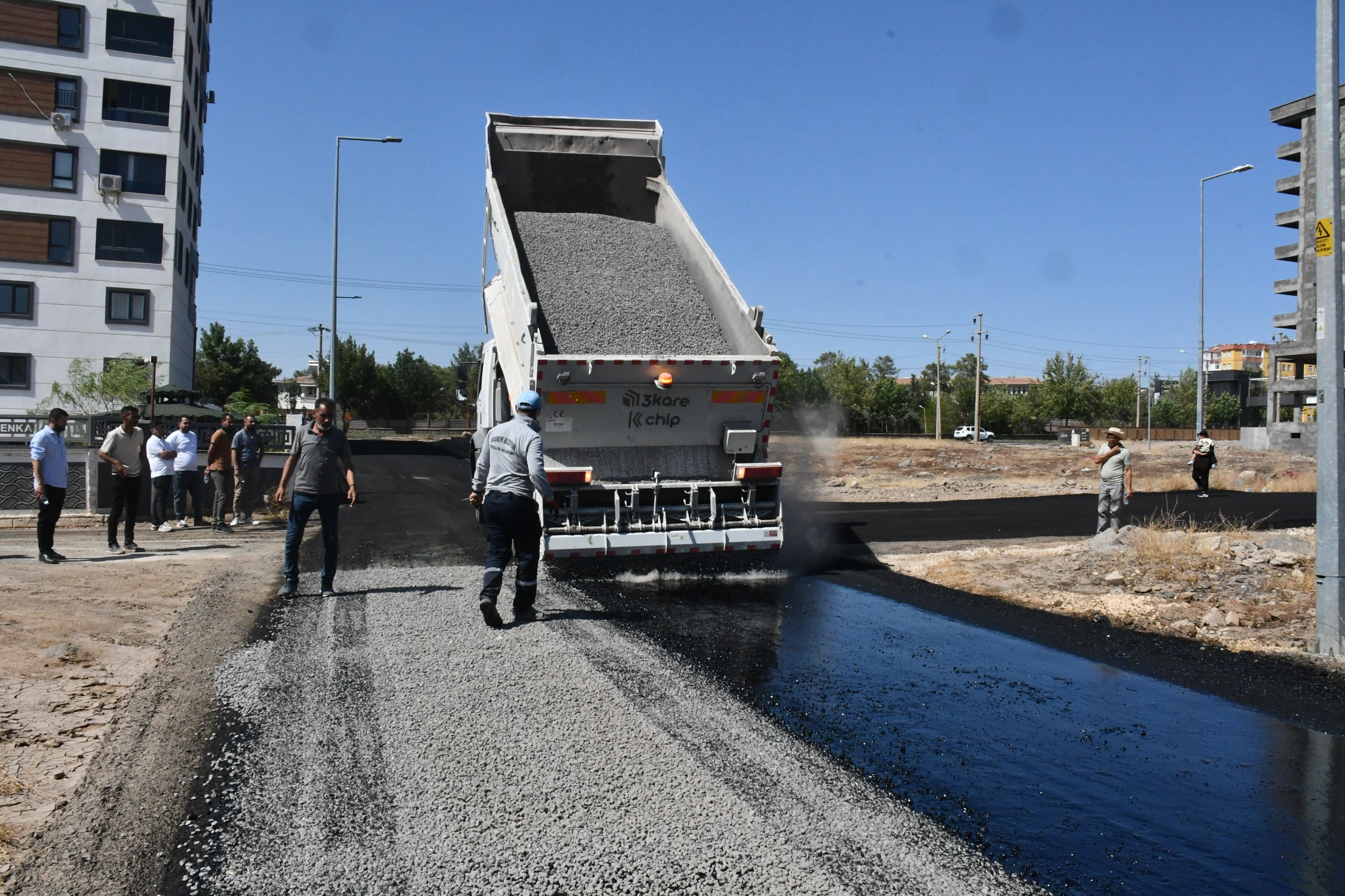 Siverek’te Sathi Asfalt Kaplama Çalışmaları Sürüyor