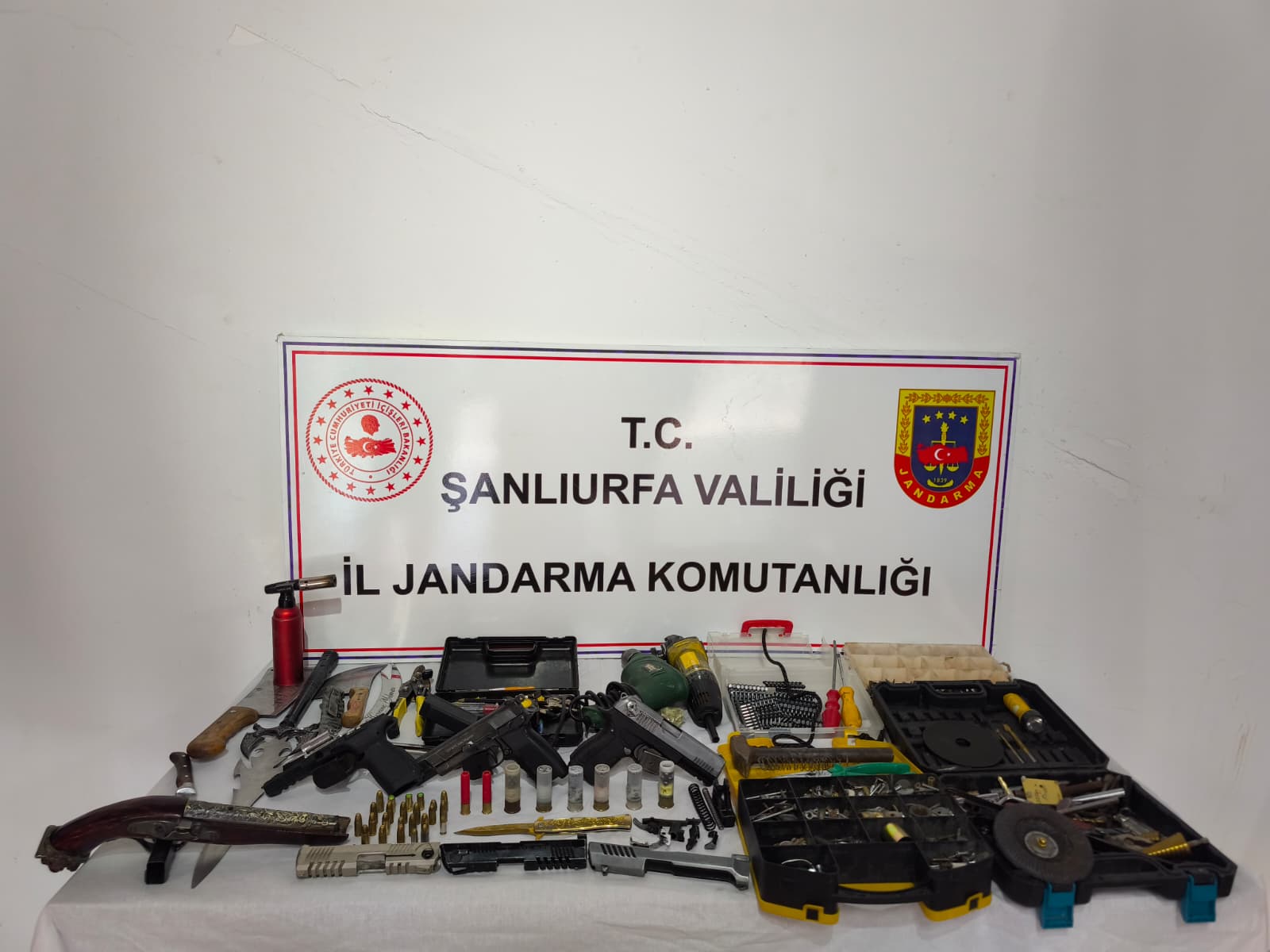 Şanlıurfa'da Ruhsatsız Silah Operasyonu