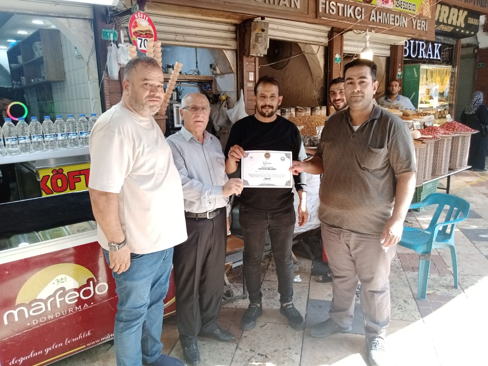 Eğitime Katılan Esnafa Belgeleri Verildi