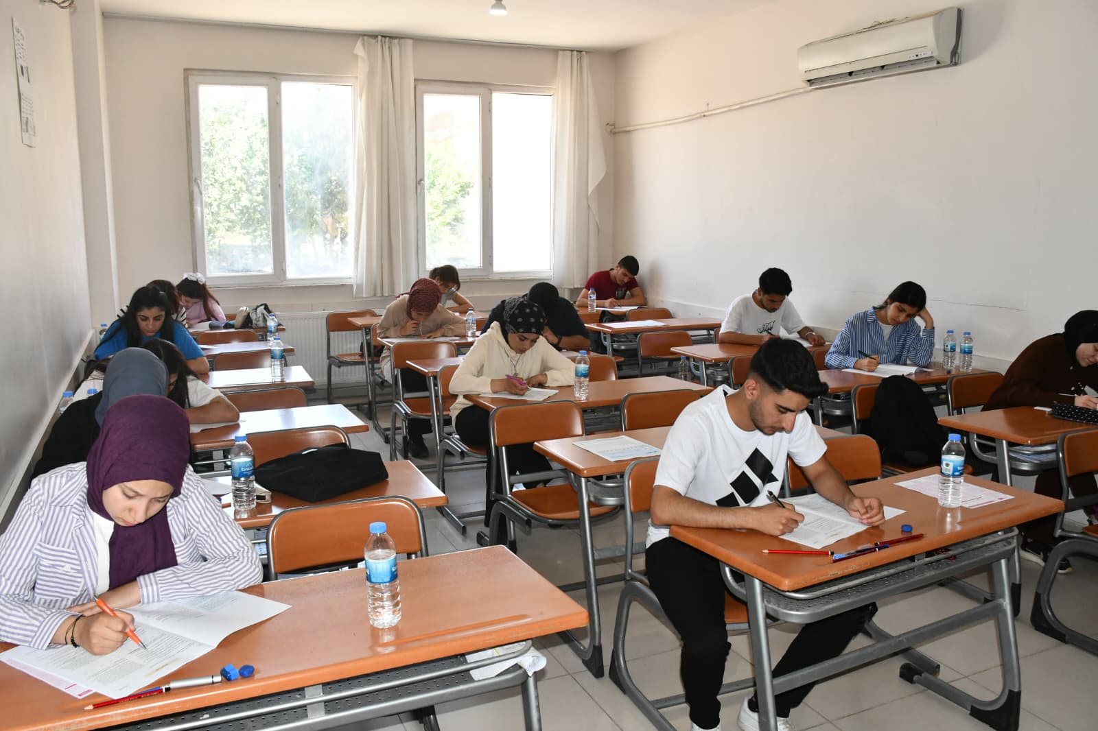 Siverek'te 43 öğrenci belediye kurslarıyla üniversiteye yerleşti