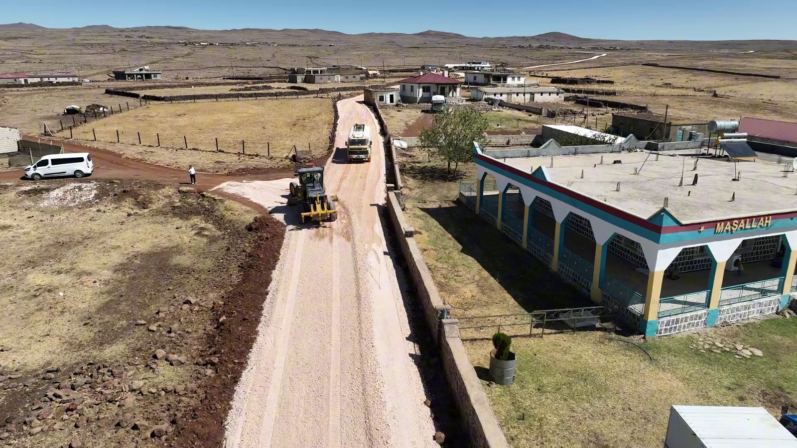 Büyükşehir, Siverek Kırsalındaki Yolları Baştan Aşağı Yeniliyor