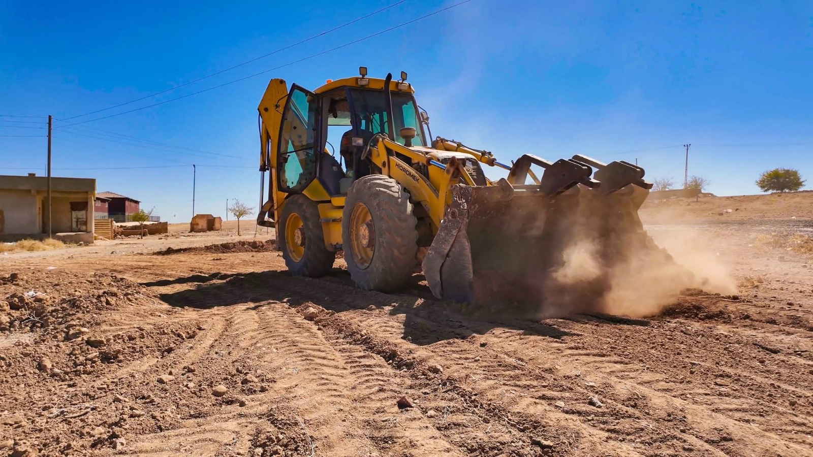 Harran'da Her Mahalleye Halı Saha Projesi Hızla İlerliyor