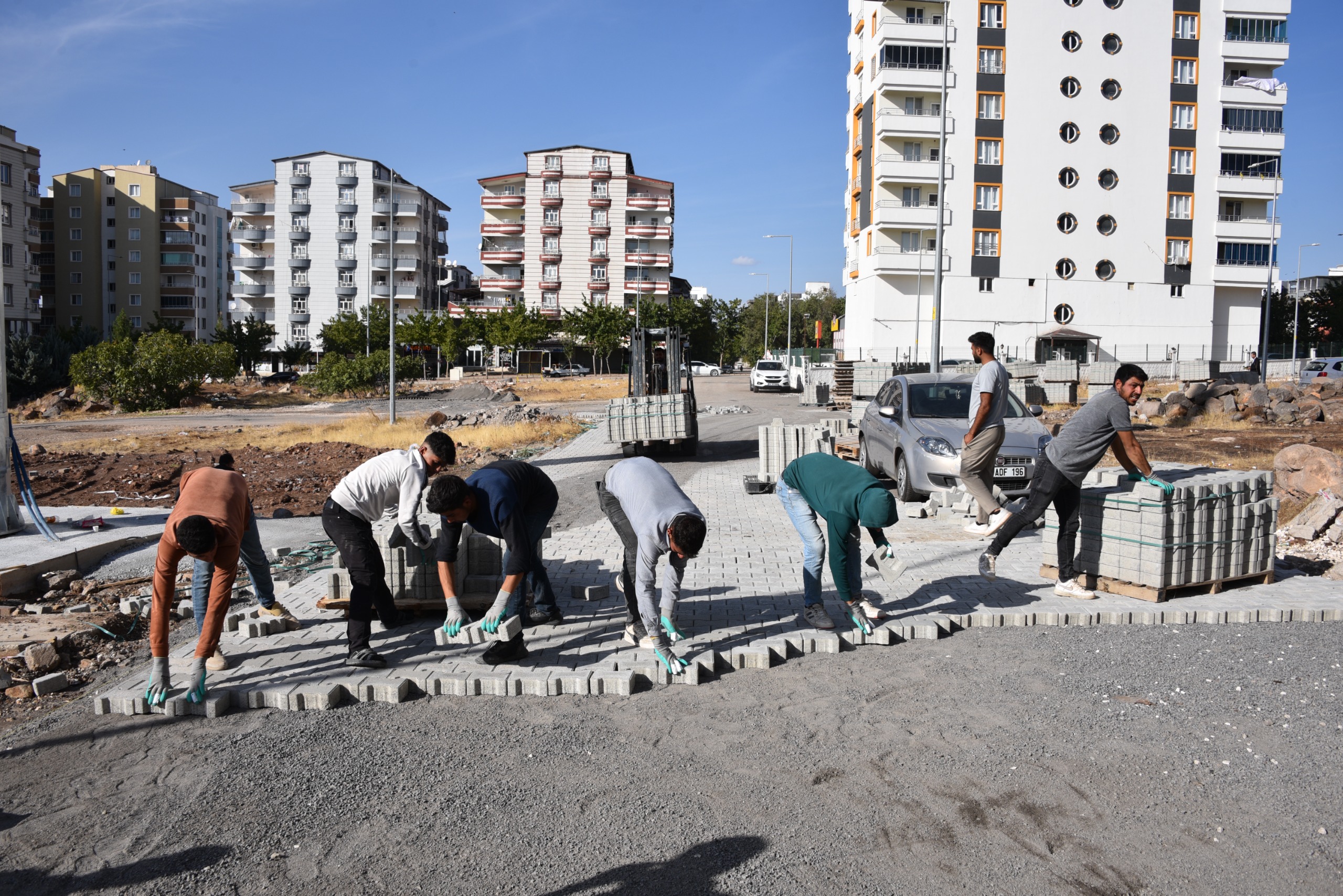 Siverek'te üstyapı yenileme çalışmaları yoğunlaştırıldı