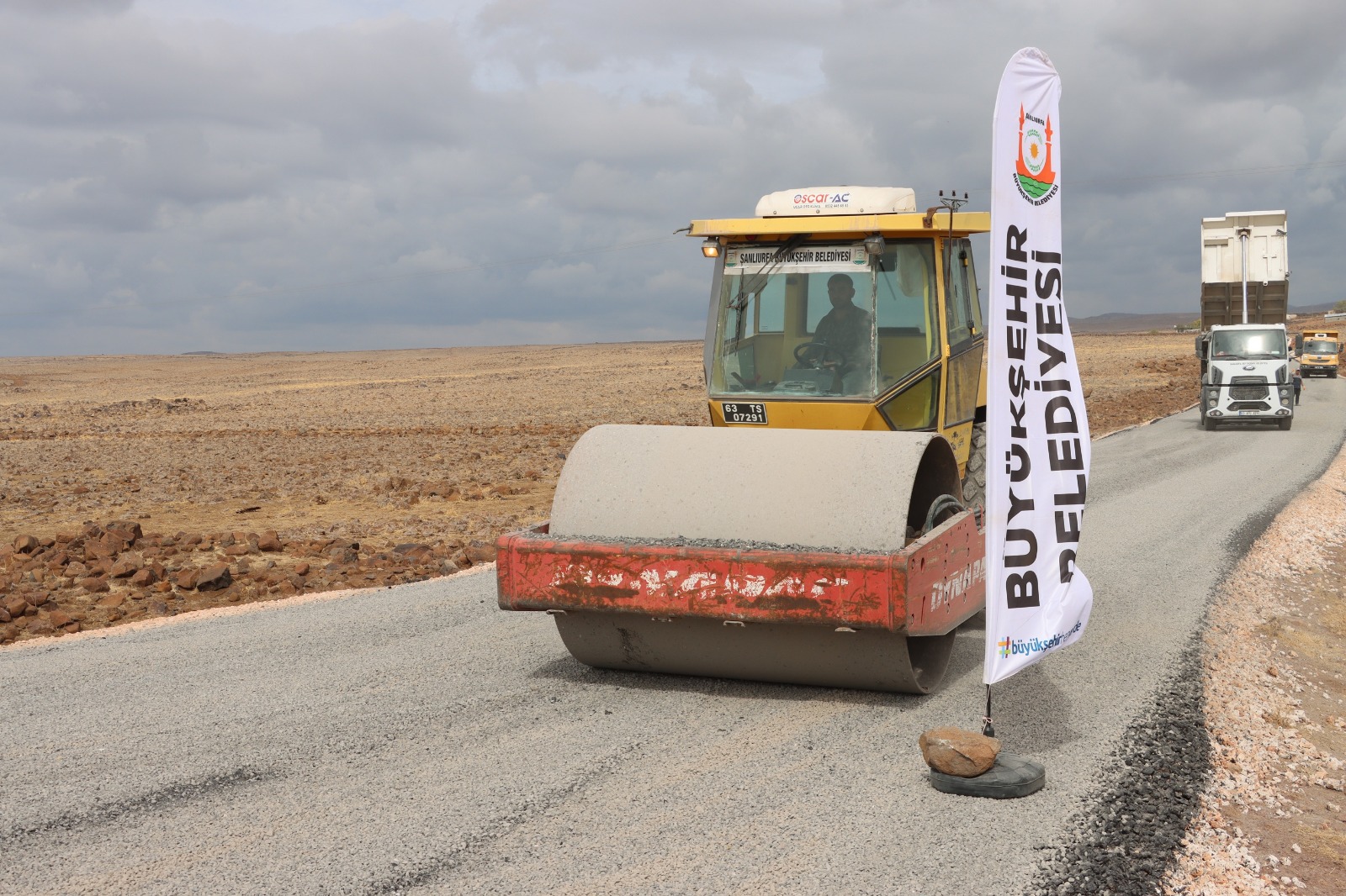 Büyükşehir Belediyesi, Viranşehir’de 4 Kilometrelik Yolu Yeniledi