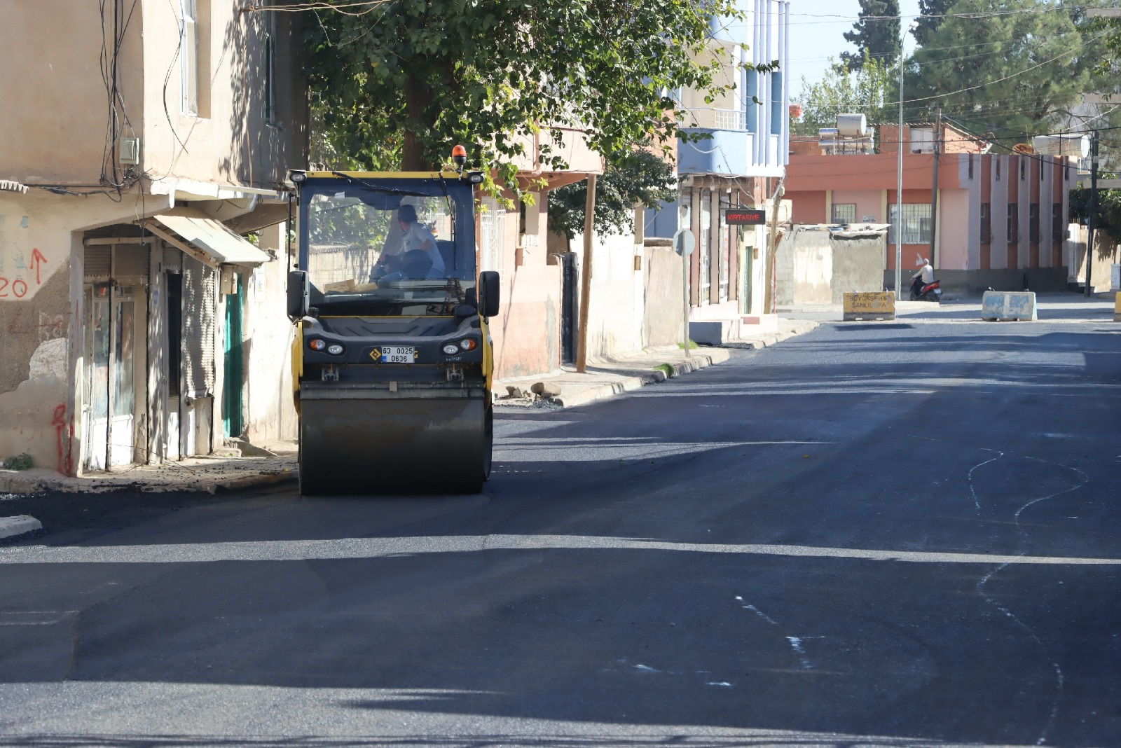Büyükşehir’den Ceylanpınar’da Karayolları Standartlarında Asfalt