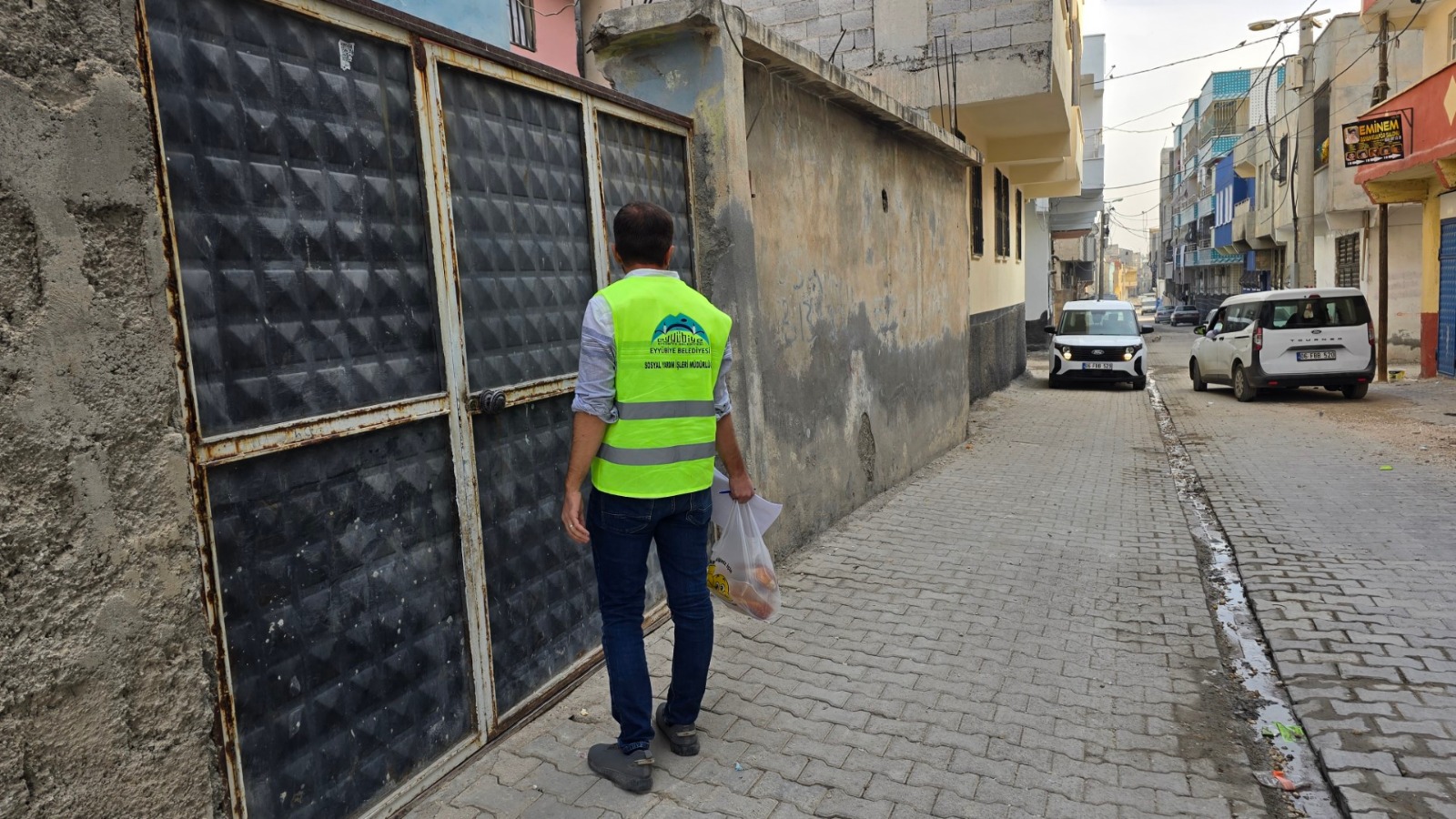 Eyyübiye’de Günlük 3000 Kişiye Sıcak Yemek Ulaştırılıyor