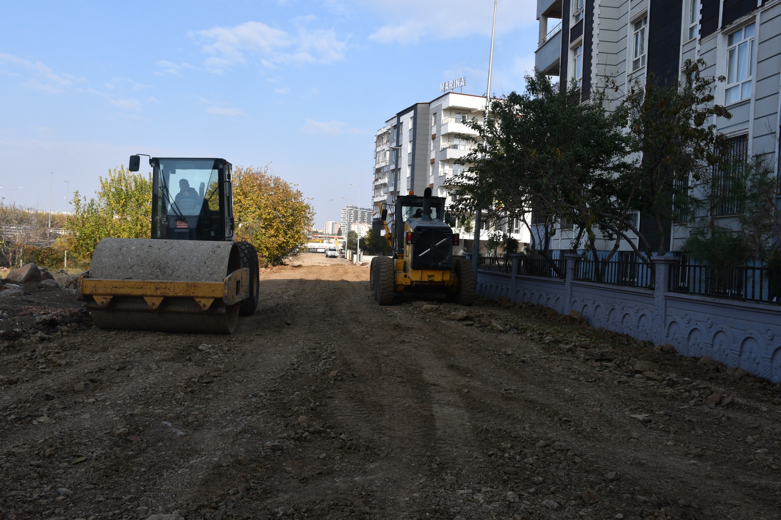 Siverek'te yol yapım çalışmaları aralıksız devam ediyor