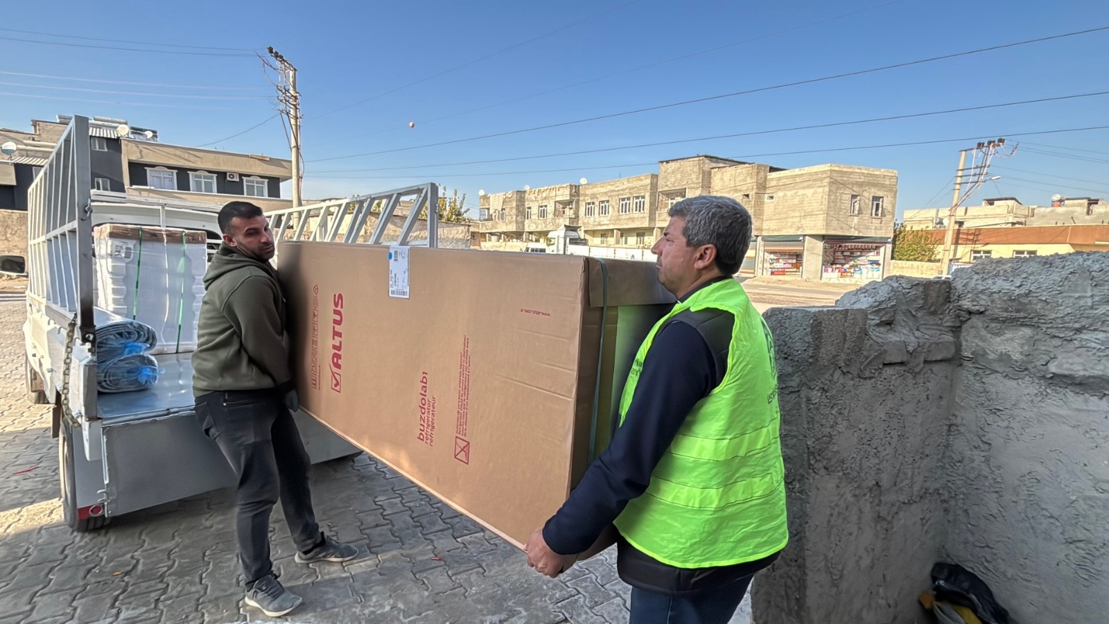 Eyyübiye’de Yetimin Yüzü Gülüyor