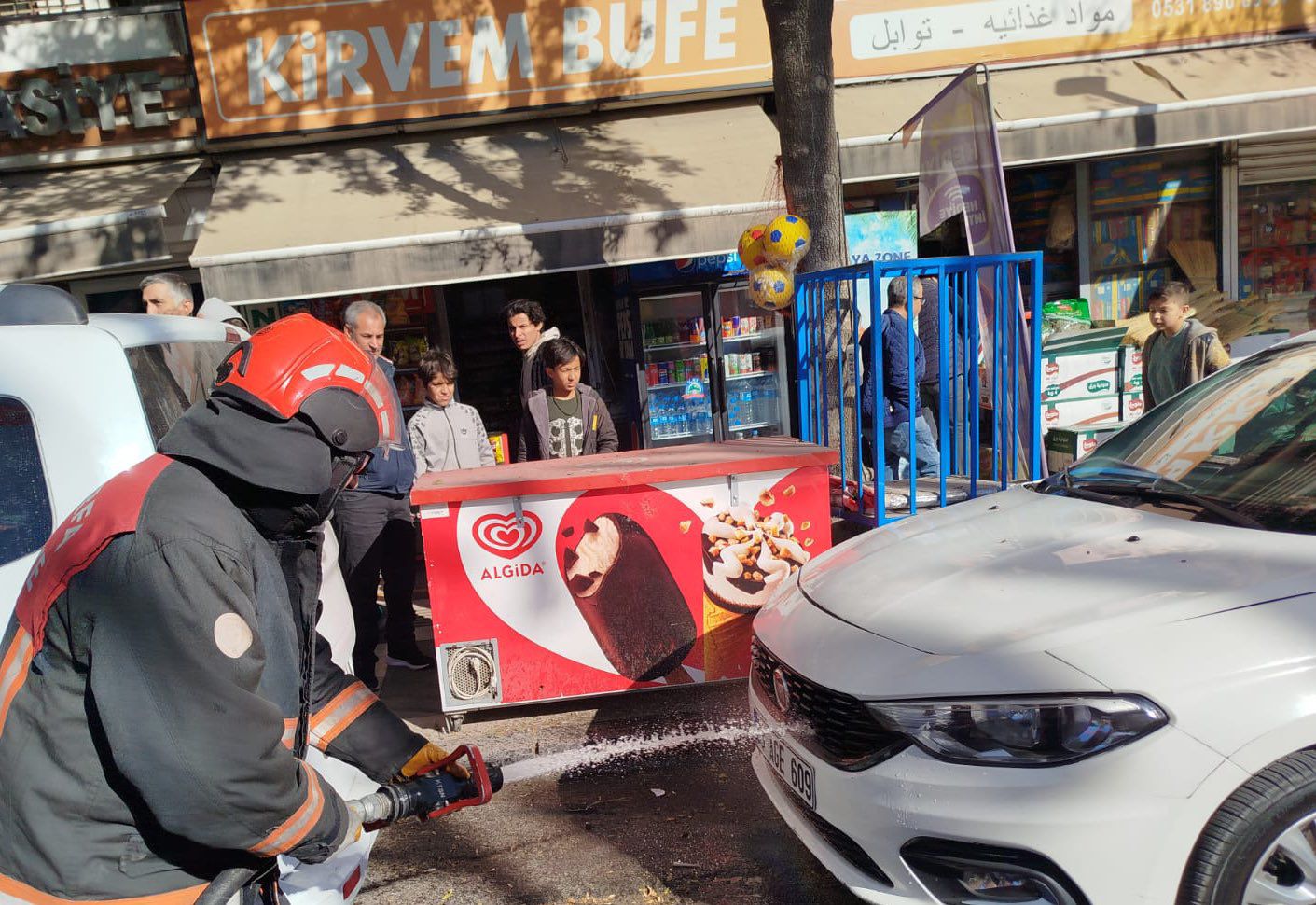 Haliliye’de korkutan araç yangını