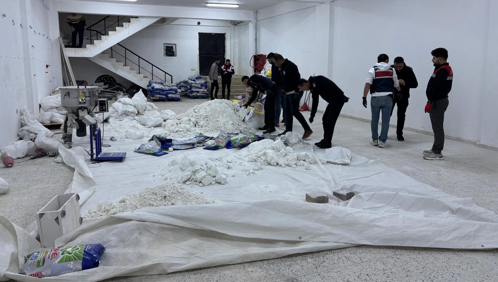 Şanlıurfa'da Sahte Deterjan Dolum Depolarına Baskın