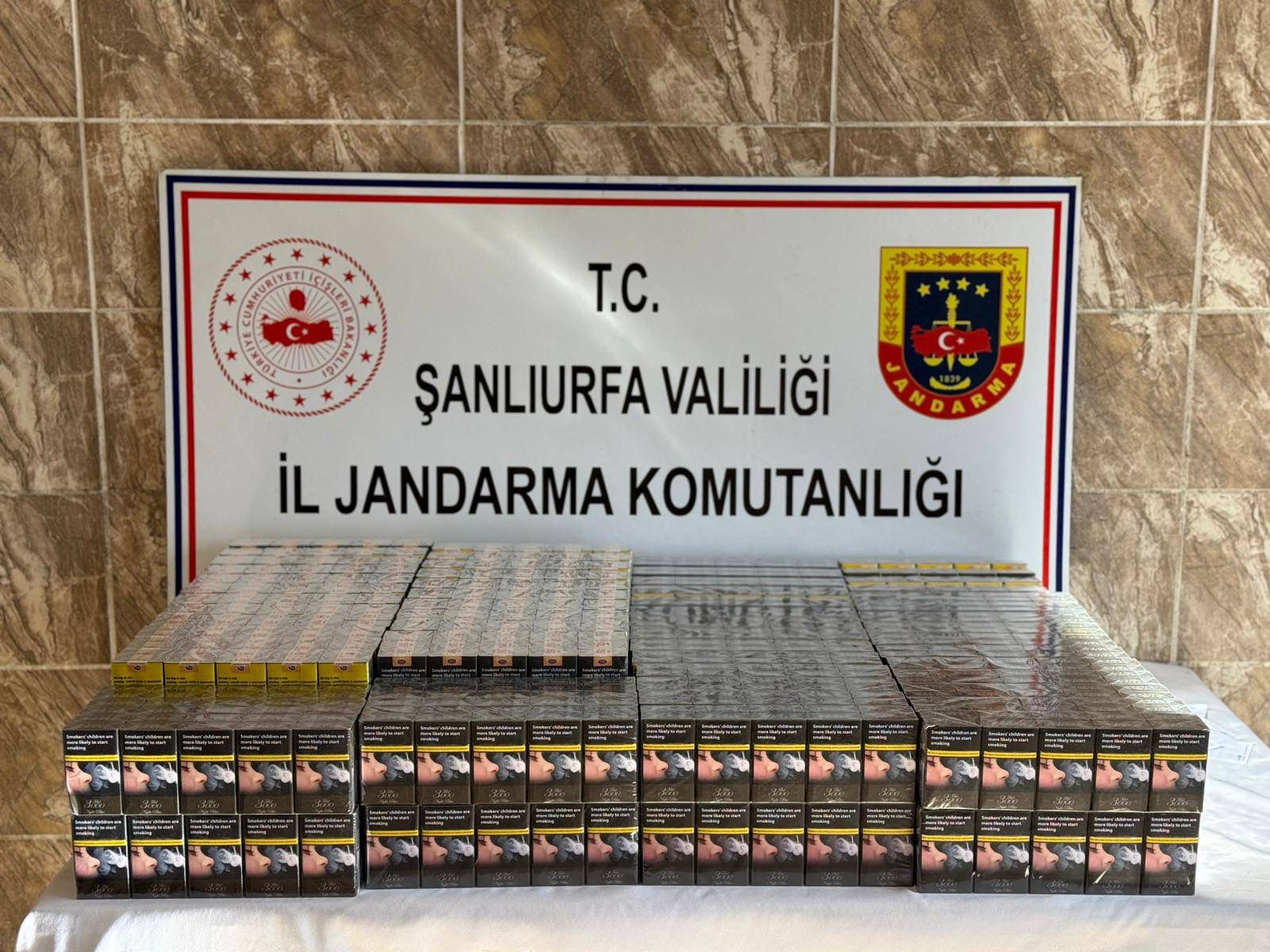 Şanlıurfa’da Kaçak Sigara ve Çay Operasyonu