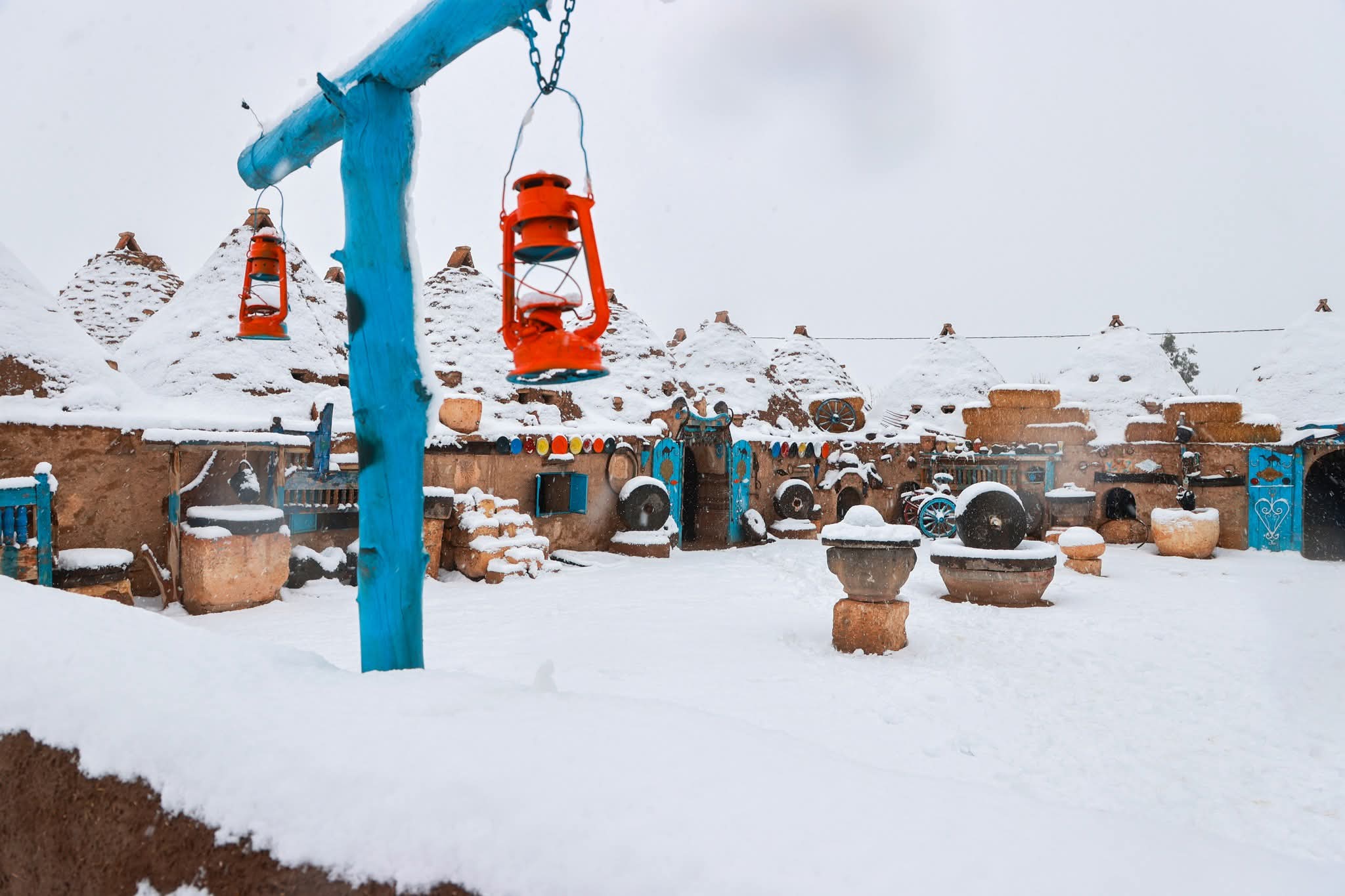 Harran'da Kar Yağışı Tarihi Mekanları Beyaza Bürüdü