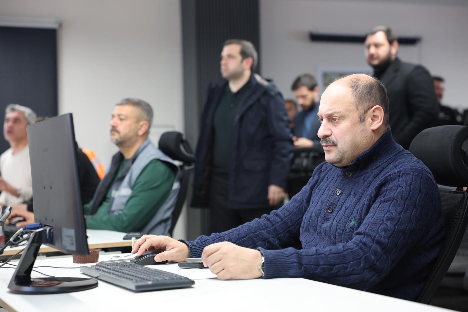 Başkan Gülpınar, Karla Mücadeleyi Anbean Yönetiyor