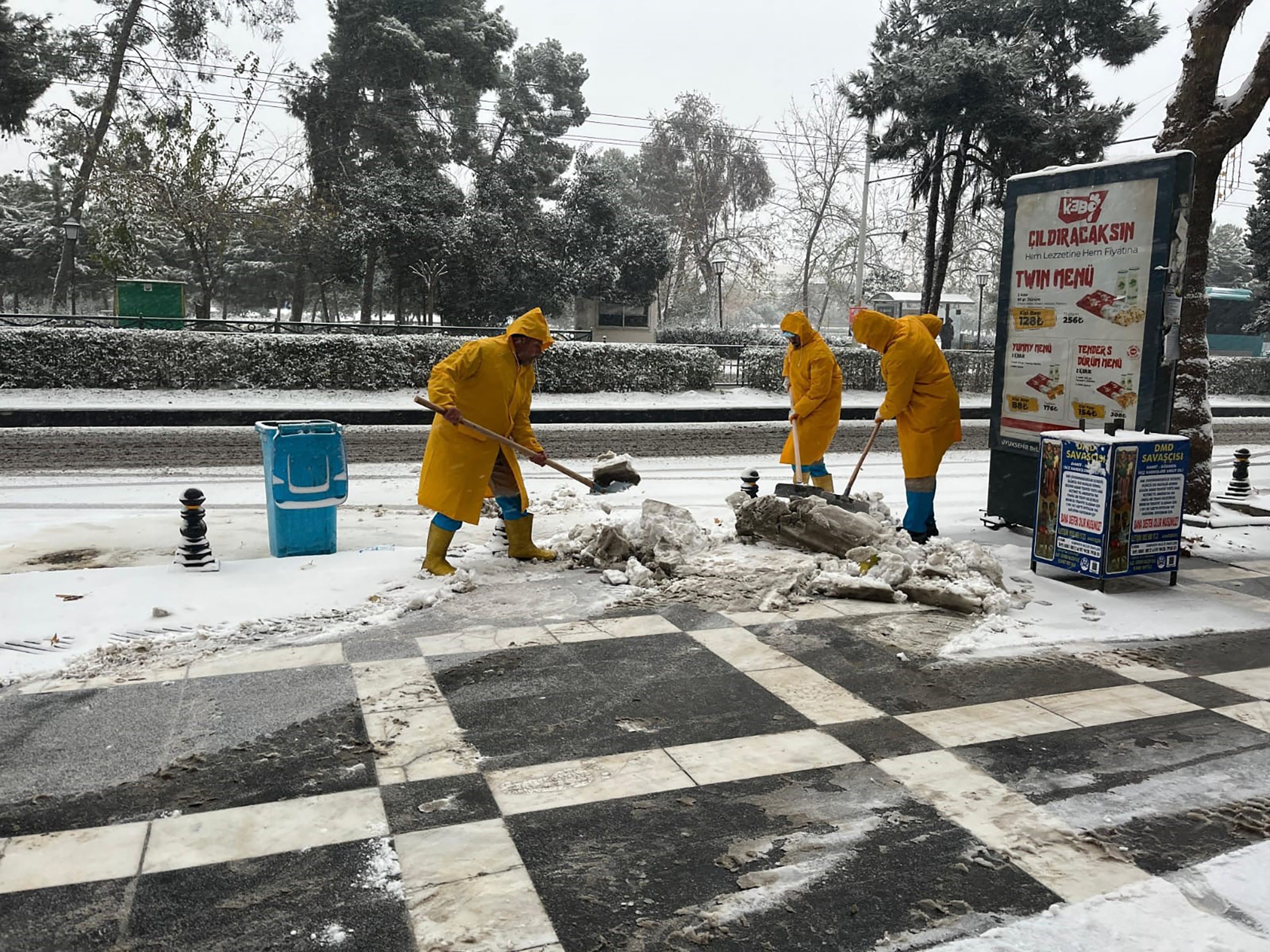 Haliliye’de Kar Mücadelesi Aralıksız Sürüyor