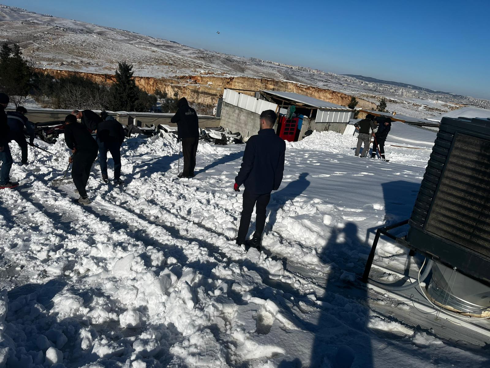 Şanlıurfa’da Sanayi Esnafı Kar Mesaisinde