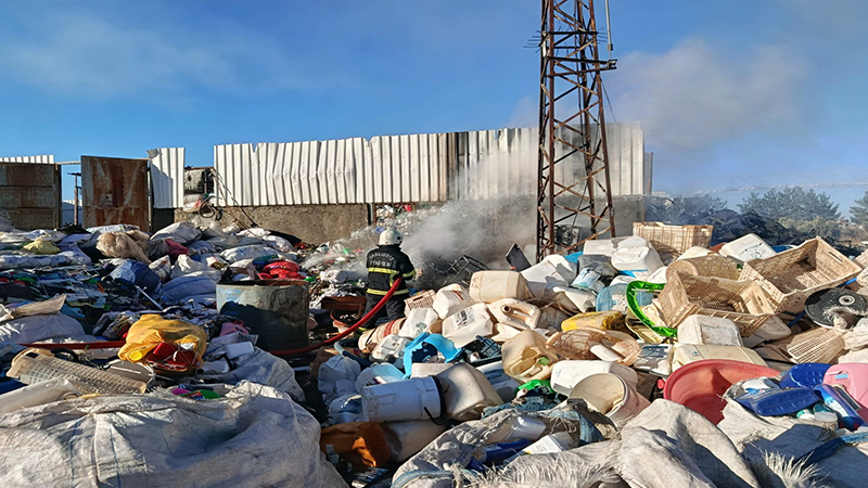 Siverek'te hurdacıda çıkan yangın