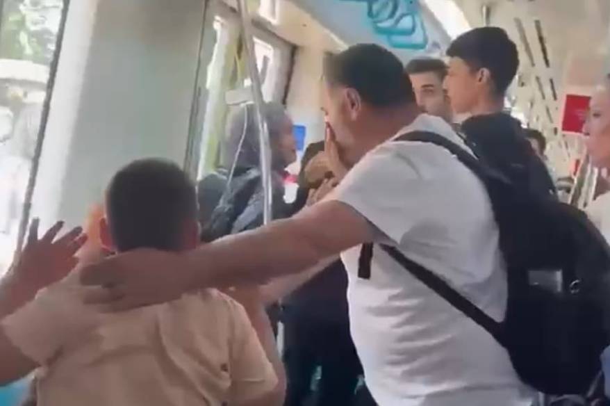 Çocuklarının önünde babaya yumruklu saldırı