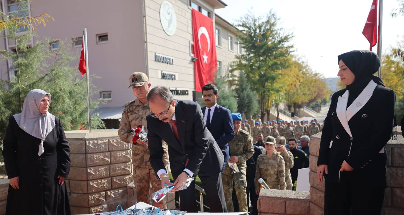 Siirt’te helikopter kazasında şehit olan 17 asker dualarla anıldı