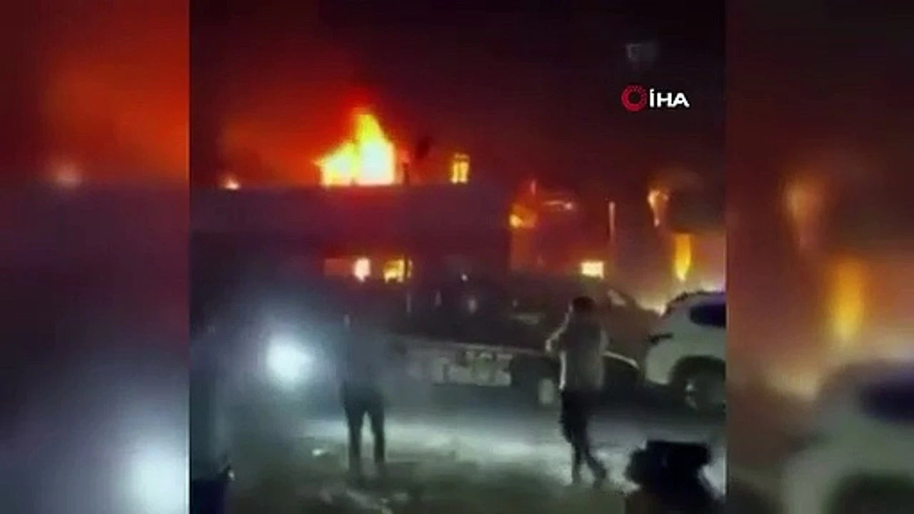 Irak'ta bir alışveriş merkezinde yangın!
